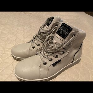 Harley Davidson size 8 1/2 boots.